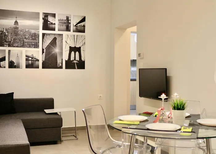 דירה Modern Sea View Apartment - Free Parking - Quiet Area Near Center *