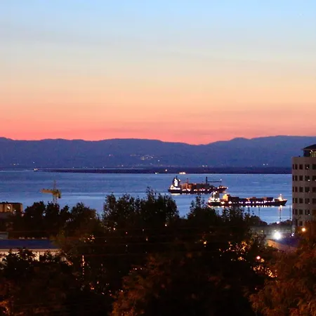 Modern Sea View - Free Parking - Quiet Area Near Center Appartamento *