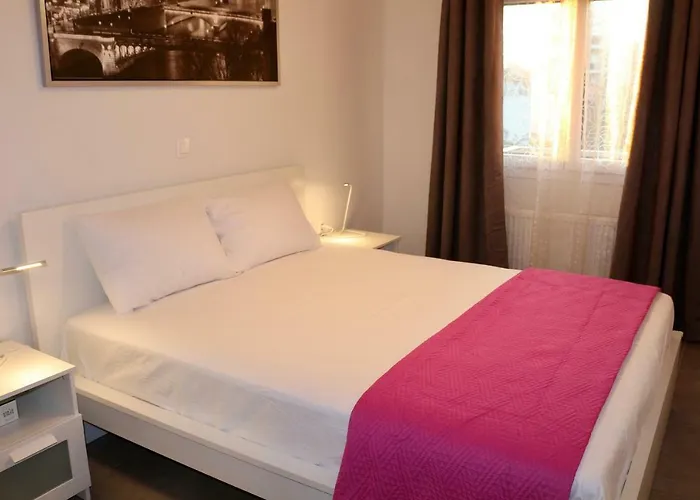 Апартаменты Modern Sea View Apartment - Free Parking - Quiet Area Near Center